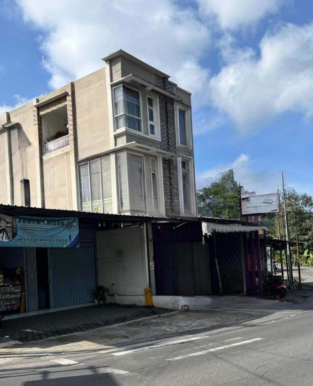 Java Hostel Tumpak Sewu Sidomukti Exterior photo